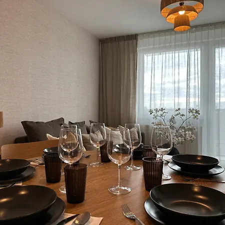 Sady, 5min From Airport And Parking Apartment